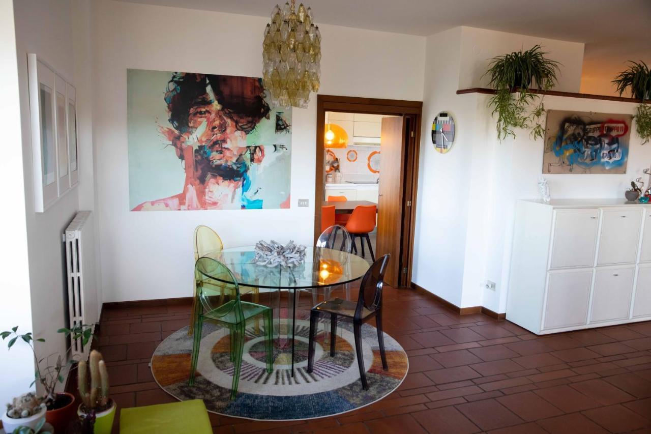 Sound Of Colors - Art Design Apartment Desenzano del Garda Extérieur photo