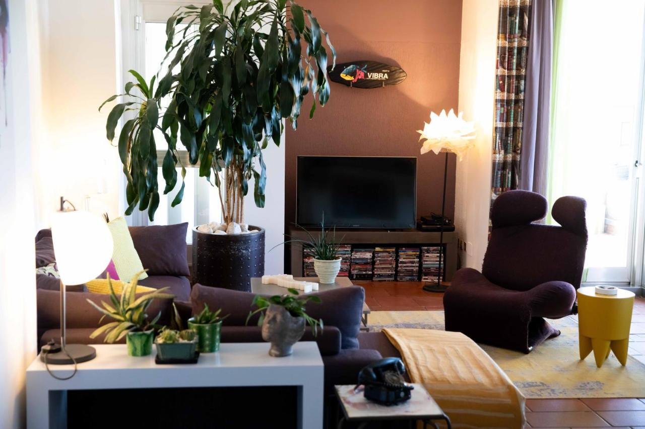 Sound Of Colors - Art Design Apartment Desenzano del Garda Extérieur photo